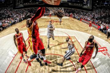 世俱杯直播-深圳队对阵魔术，莫兰特关键回合不手软，奠定胜局